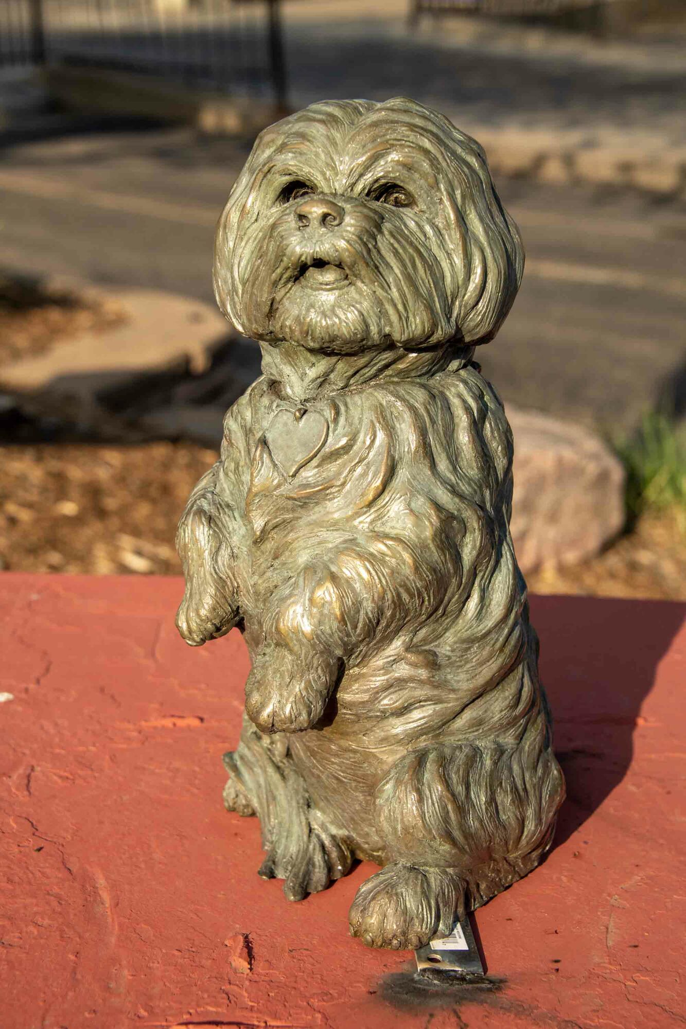 049-Pick_Me_Up_V Pick Me Up on SculptureWalk Sioux Falls